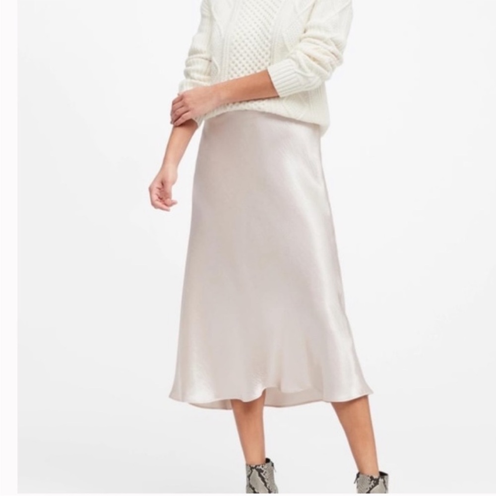 Banana Republic satin skirt
